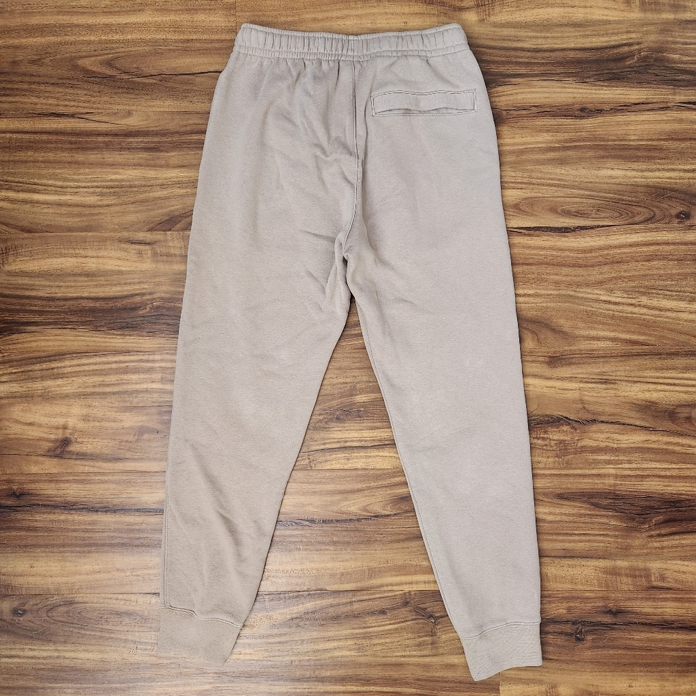 NWOT Nike Kakhi/Tan Sportswear Club Fleece Jogger Pants Size Xsmall - Picture 4 of 6